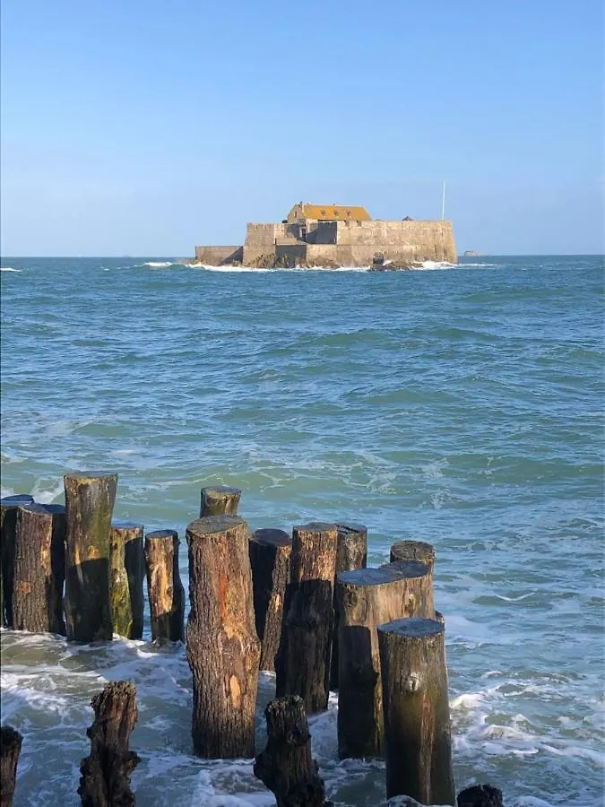 Le Cezembre, Au Pied De La Plage Saint-Malo Apartamento